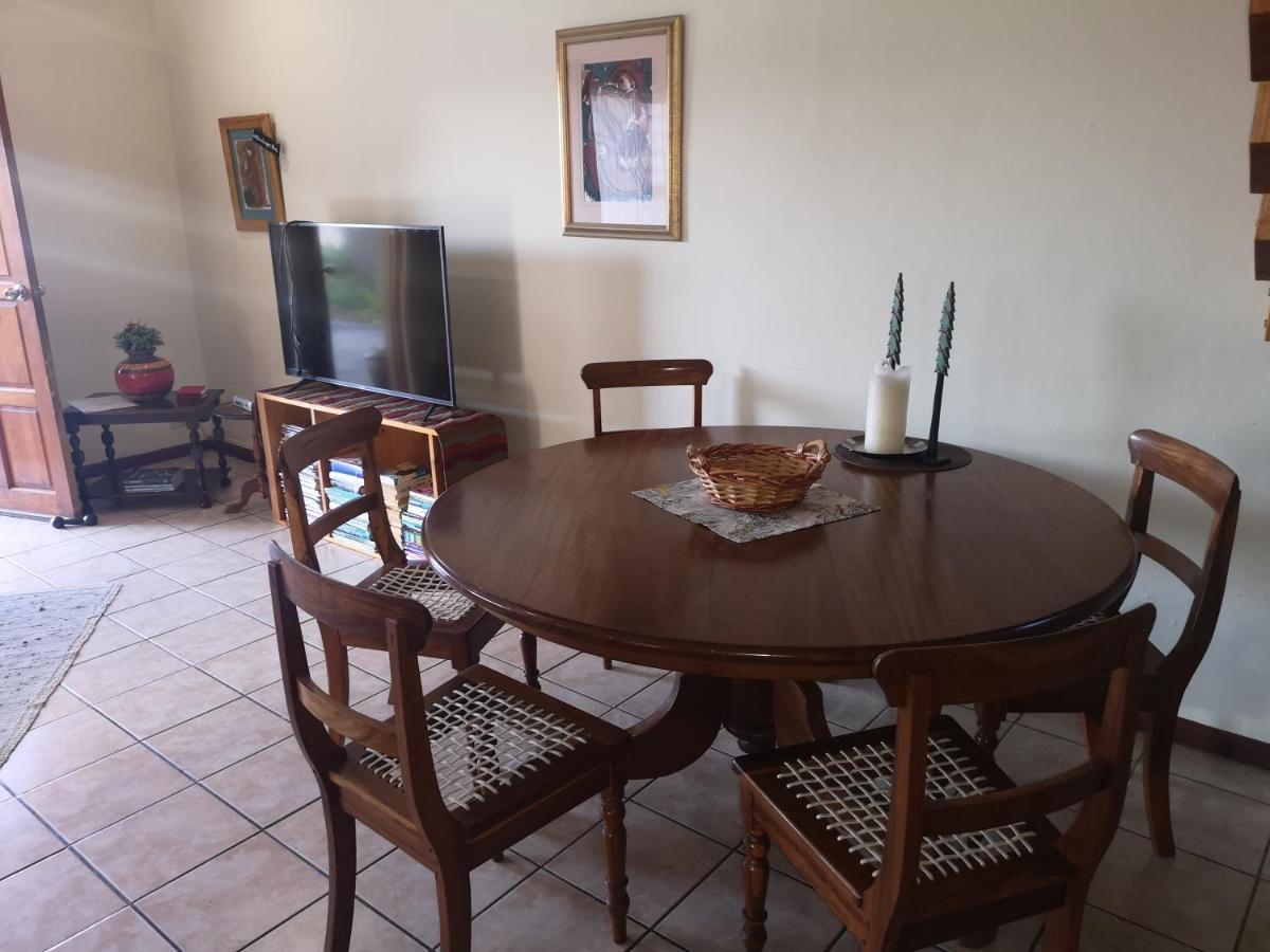 Mackenzies Accommodation East London Bagian luar foto