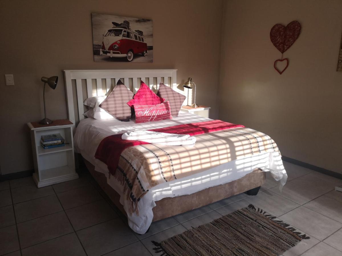Mackenzies Accommodation East London Bagian luar foto