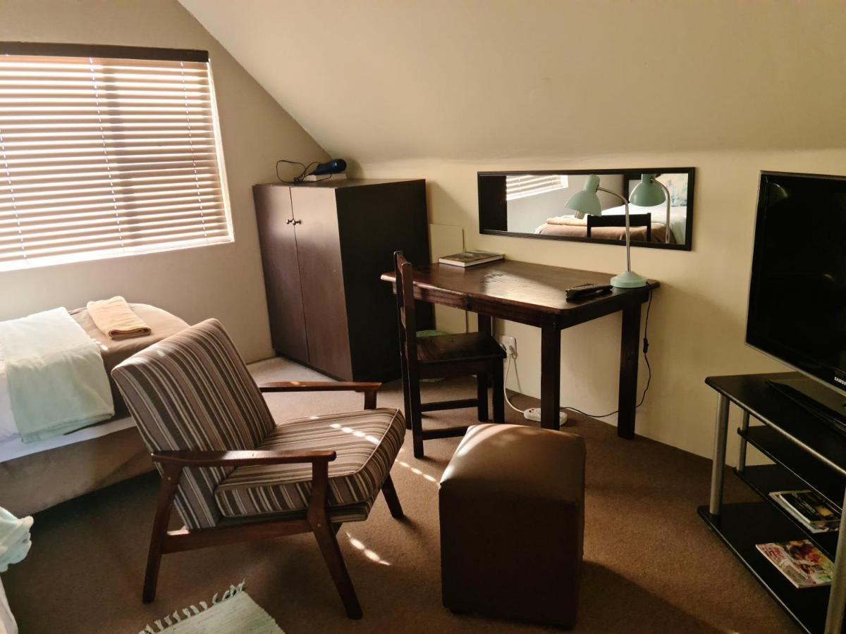 Mackenzies Accommodation East London Bagian luar foto