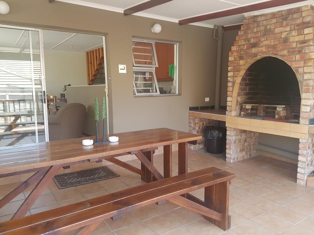 Mackenzies Accommodation East London Bagian luar foto